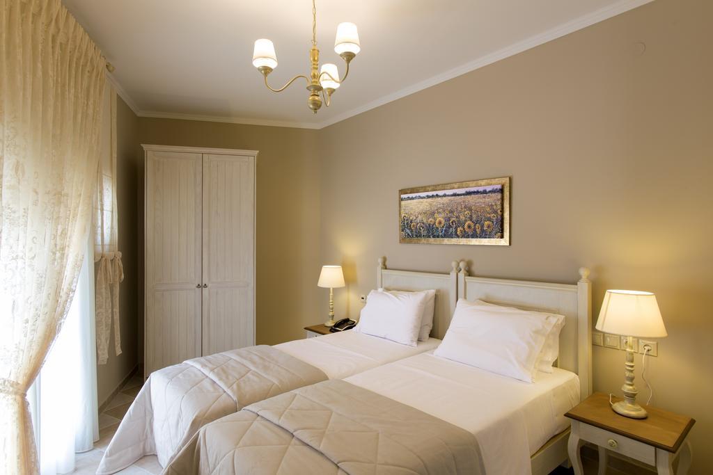Deluxe Double or Twin Studio